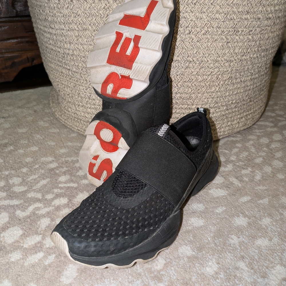 Sorel Black Kinetic Impact Strap Sneakers - Women's 8